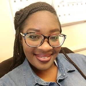 Meet your Posher, Monique